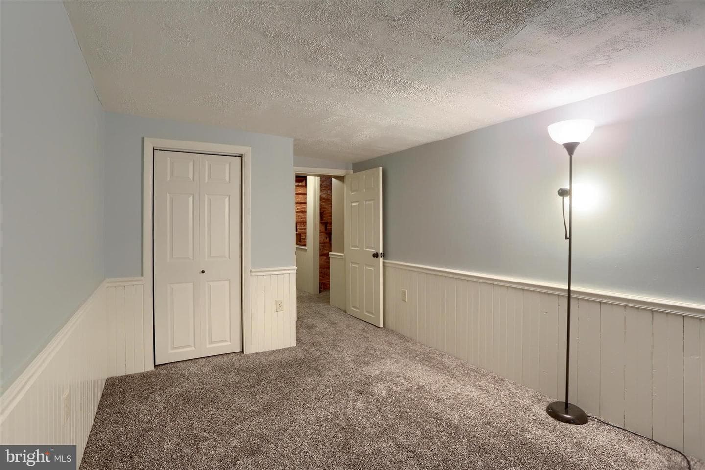 924 Grand Street photo 15