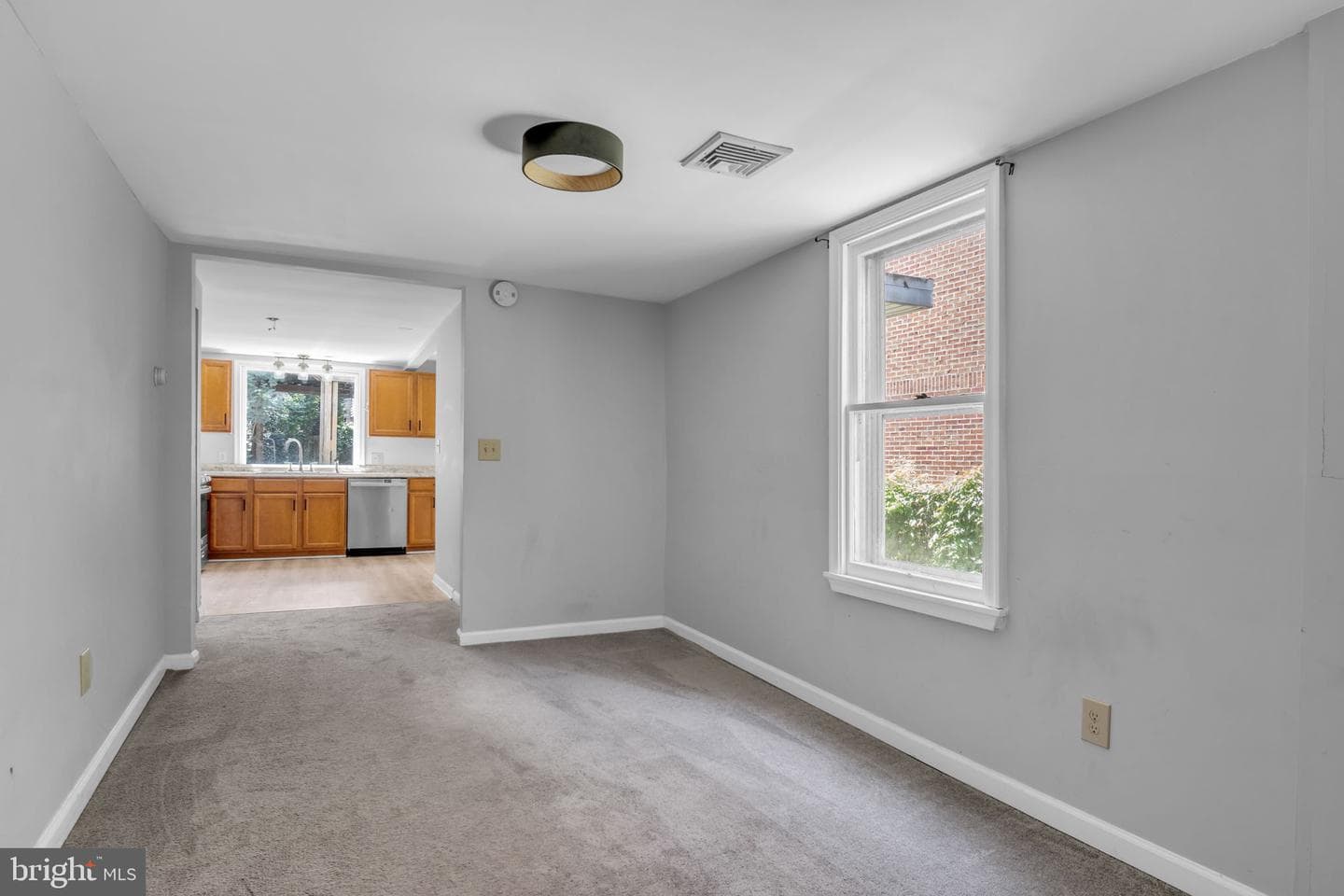 622 Showers Street photo 5