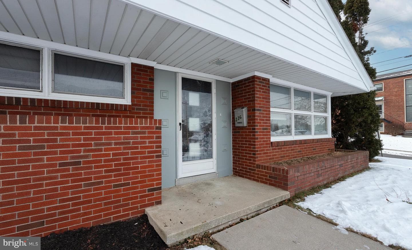 236 W Granada Avenue photo 25