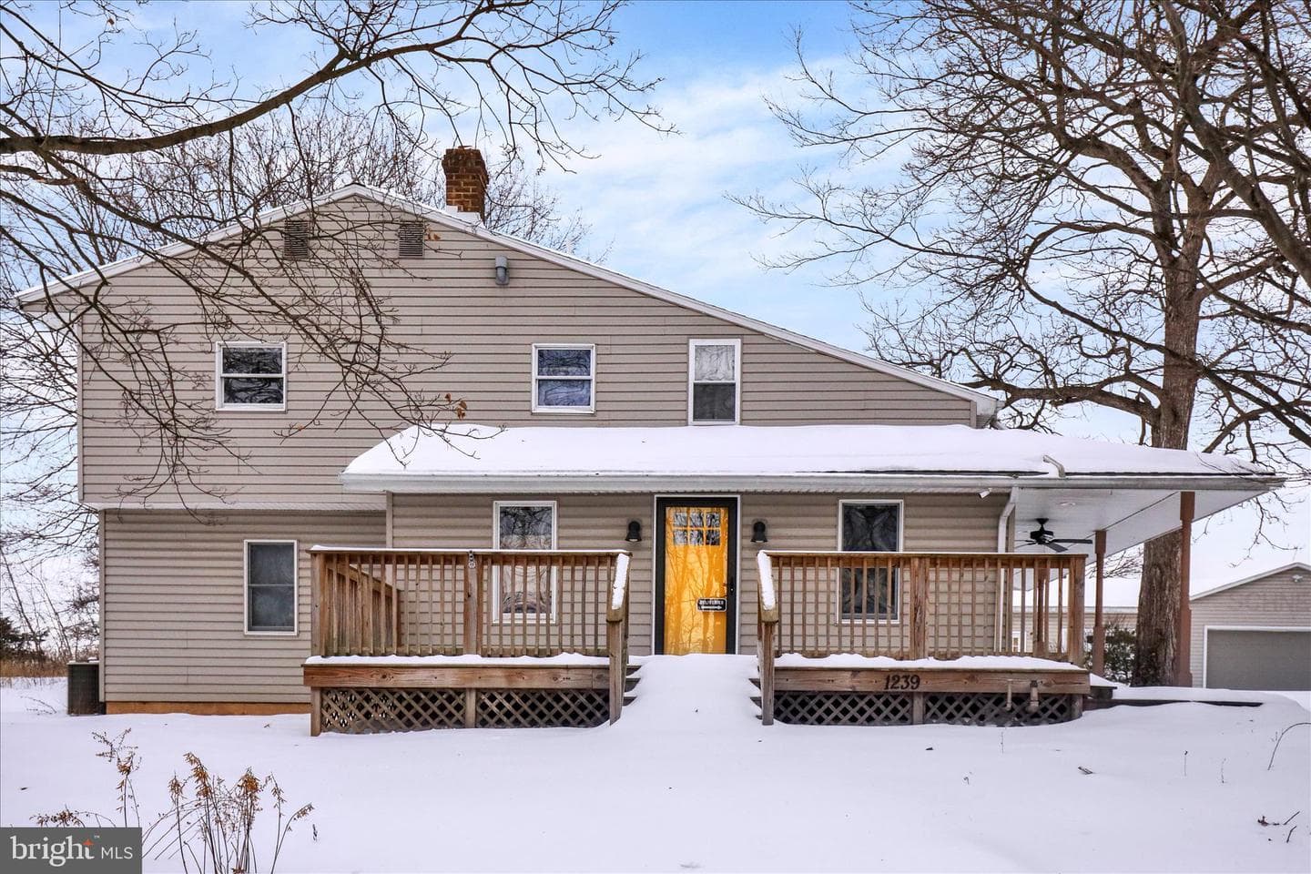 1239 S Meadow Lane photo 2