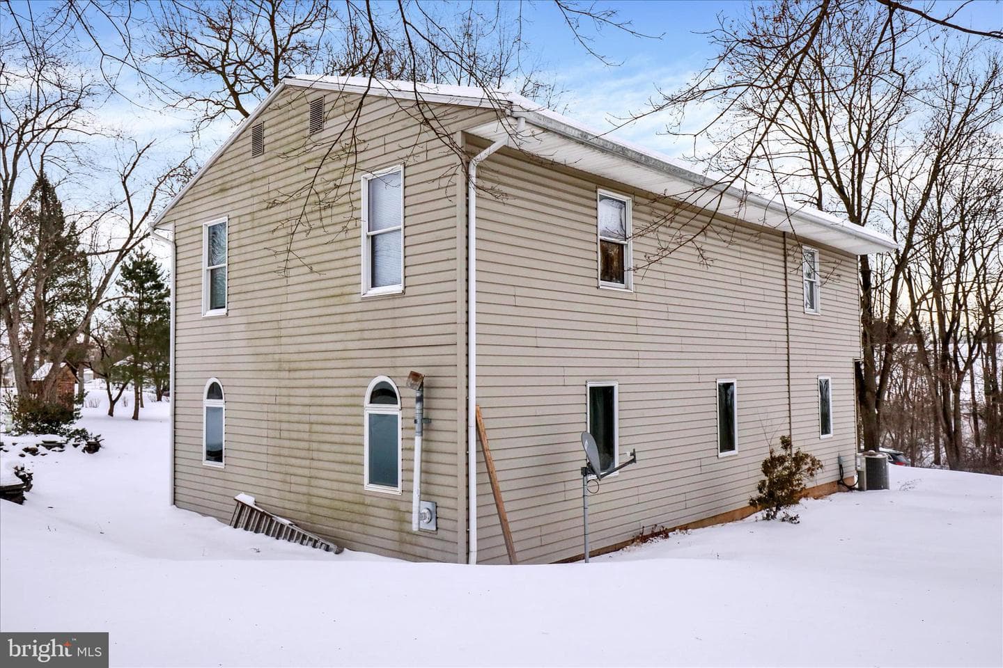 1239 S Meadow Lane photo 7
