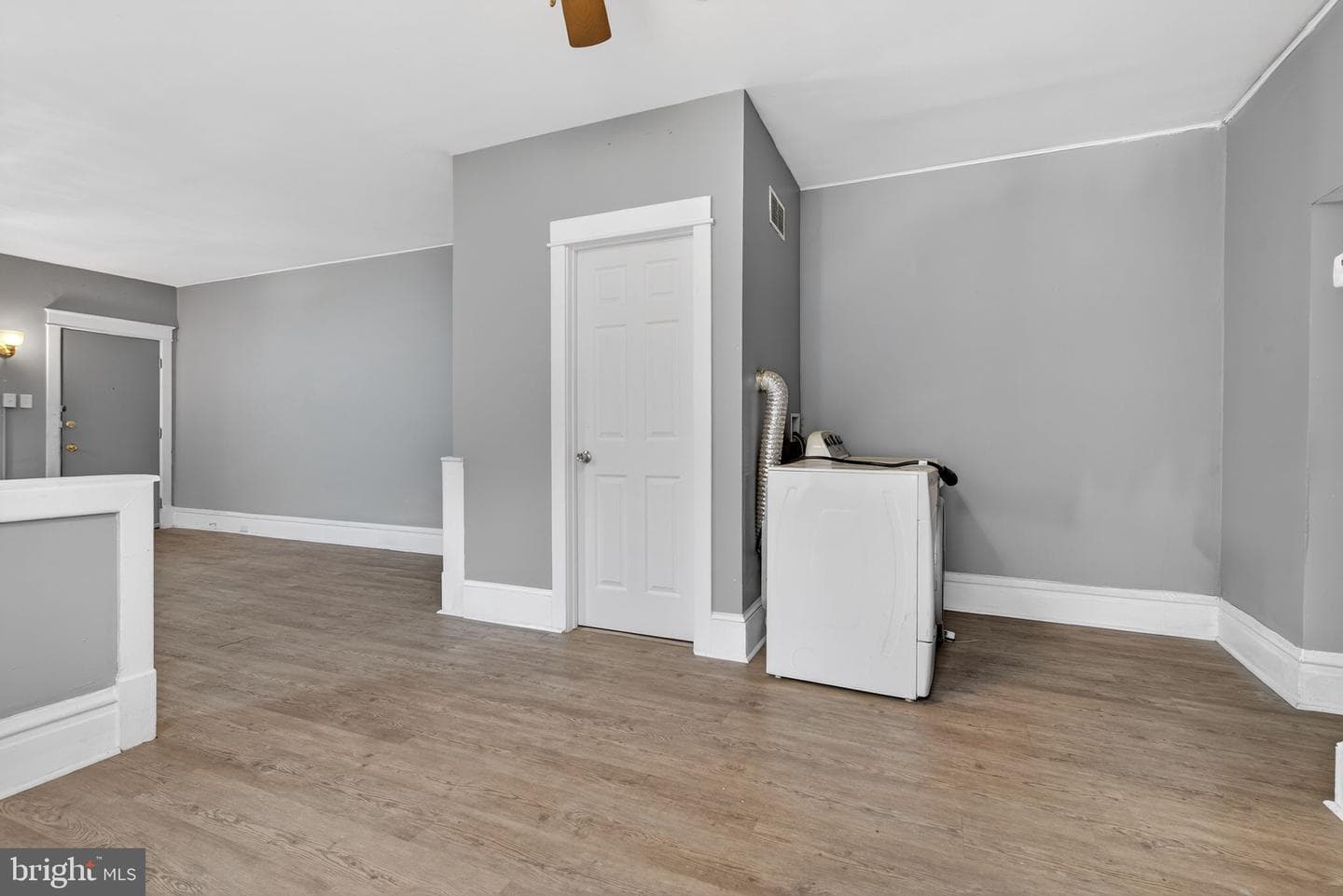 409 Emerald Street photo 8