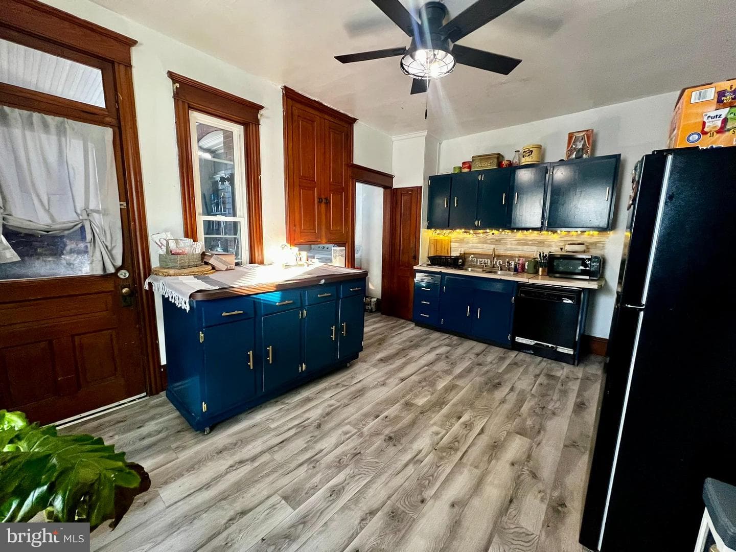 129 W Broad Street photo 5