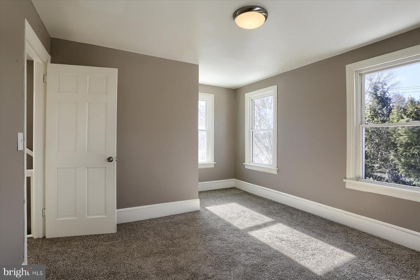 801 N Mountain Road photo 21