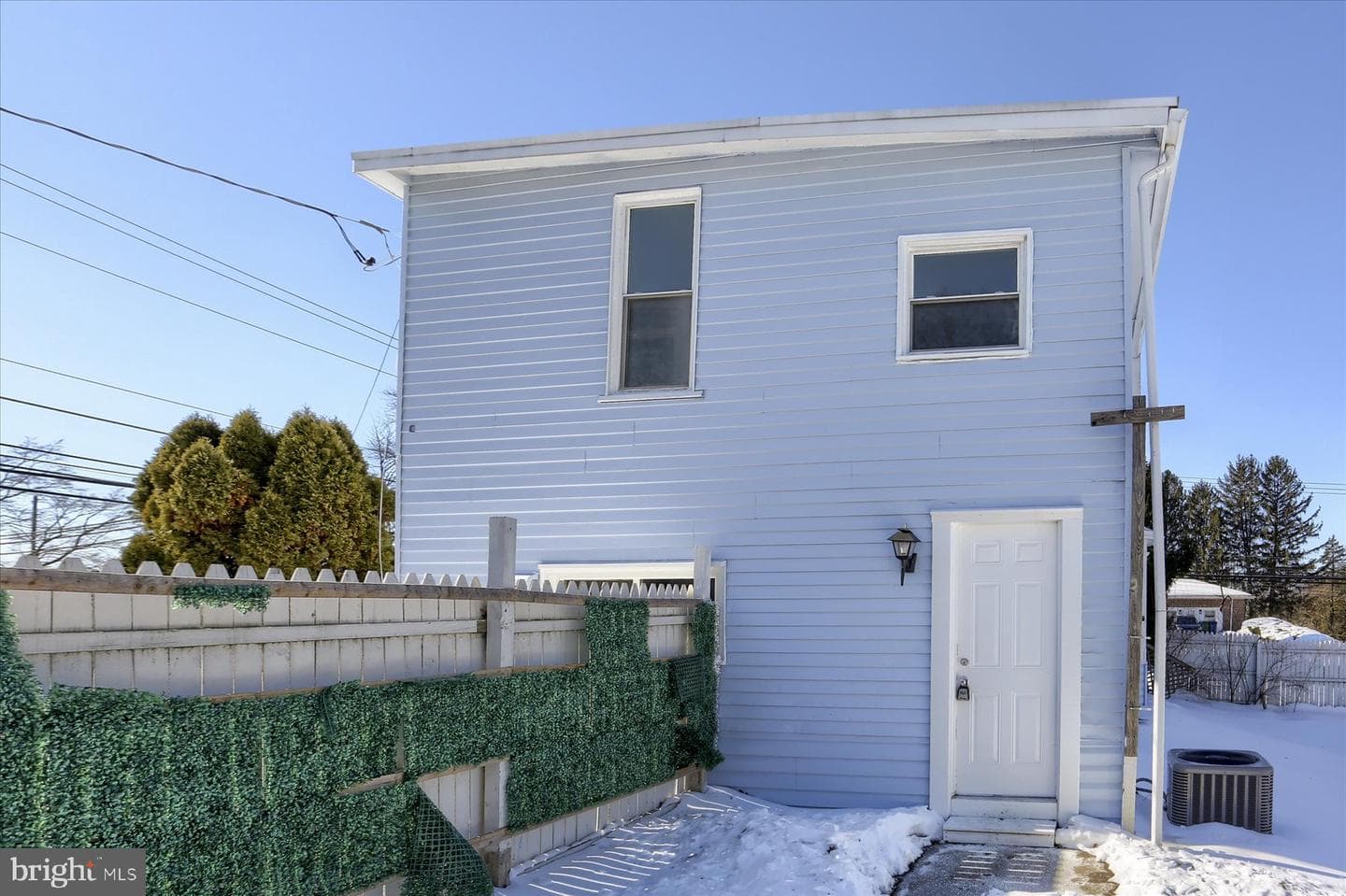 801 N Mountain Road photo 4