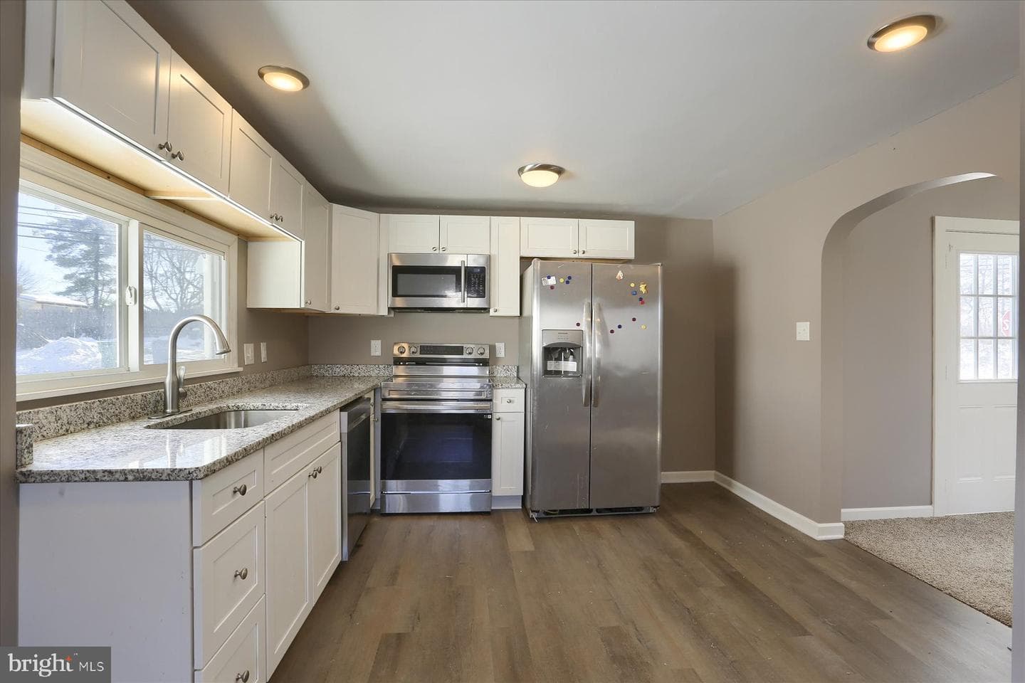 801 N Mountain Road photo 8