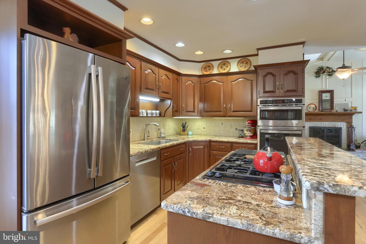 905 Ebenezer Road photo 11