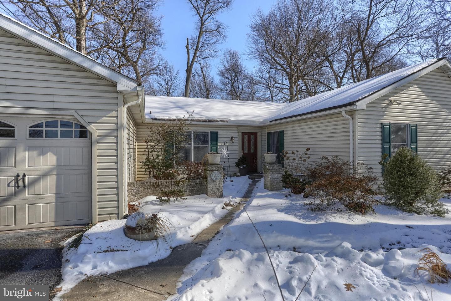 905 Ebenezer Road photo 2