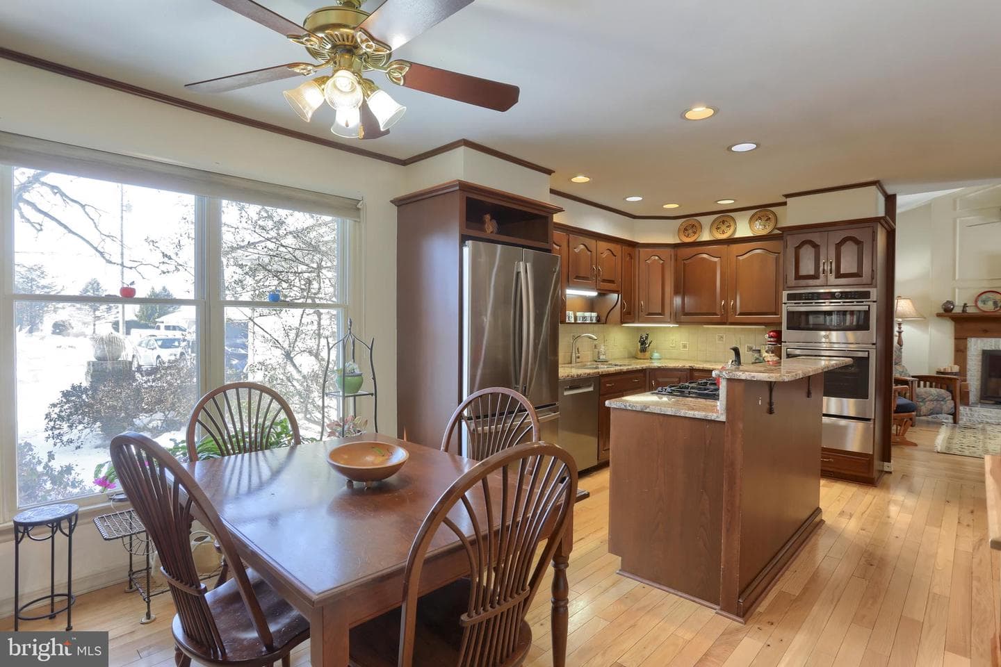 905 Ebenezer Road photo 9