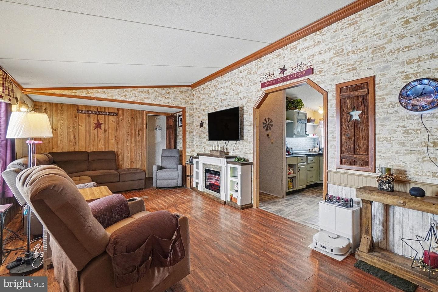 131 Sunset Drive photo 4