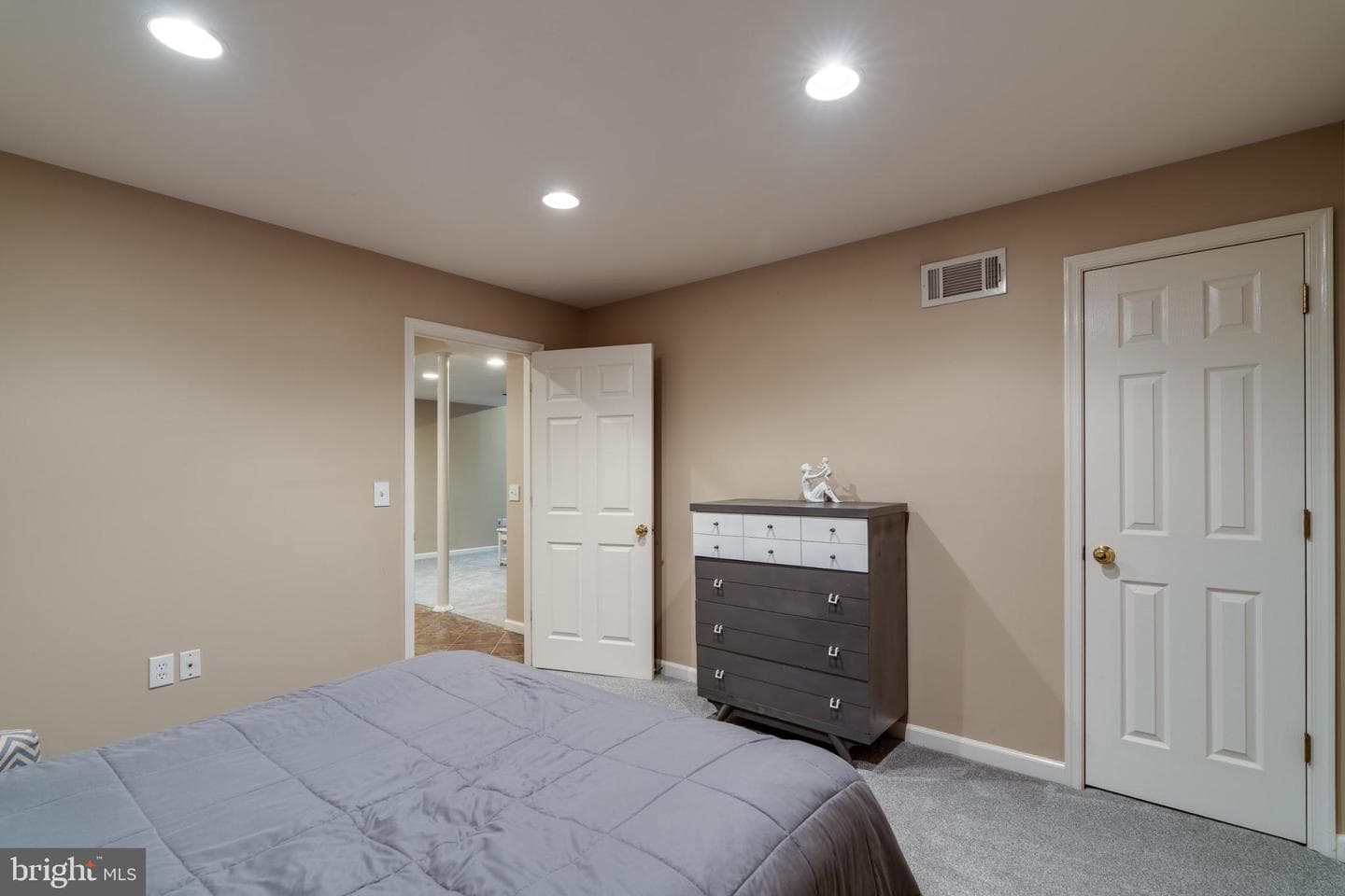 2212 Pullman Way photo 47