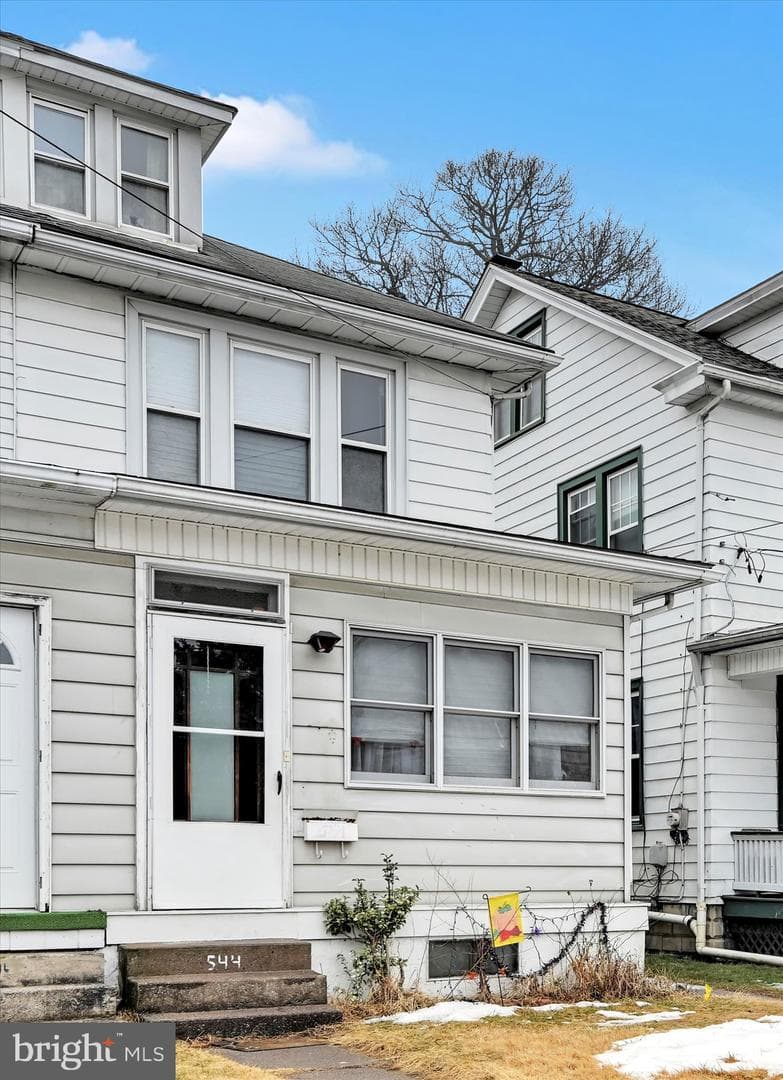 544 Spruce Street photo 9