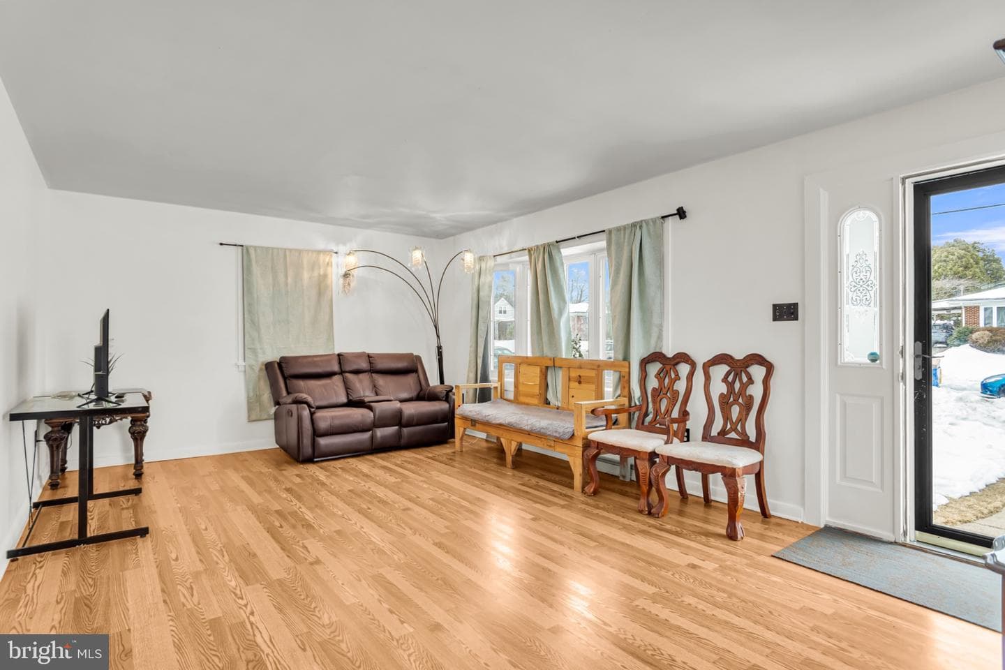 6704 Lehigh Avenue photo 3