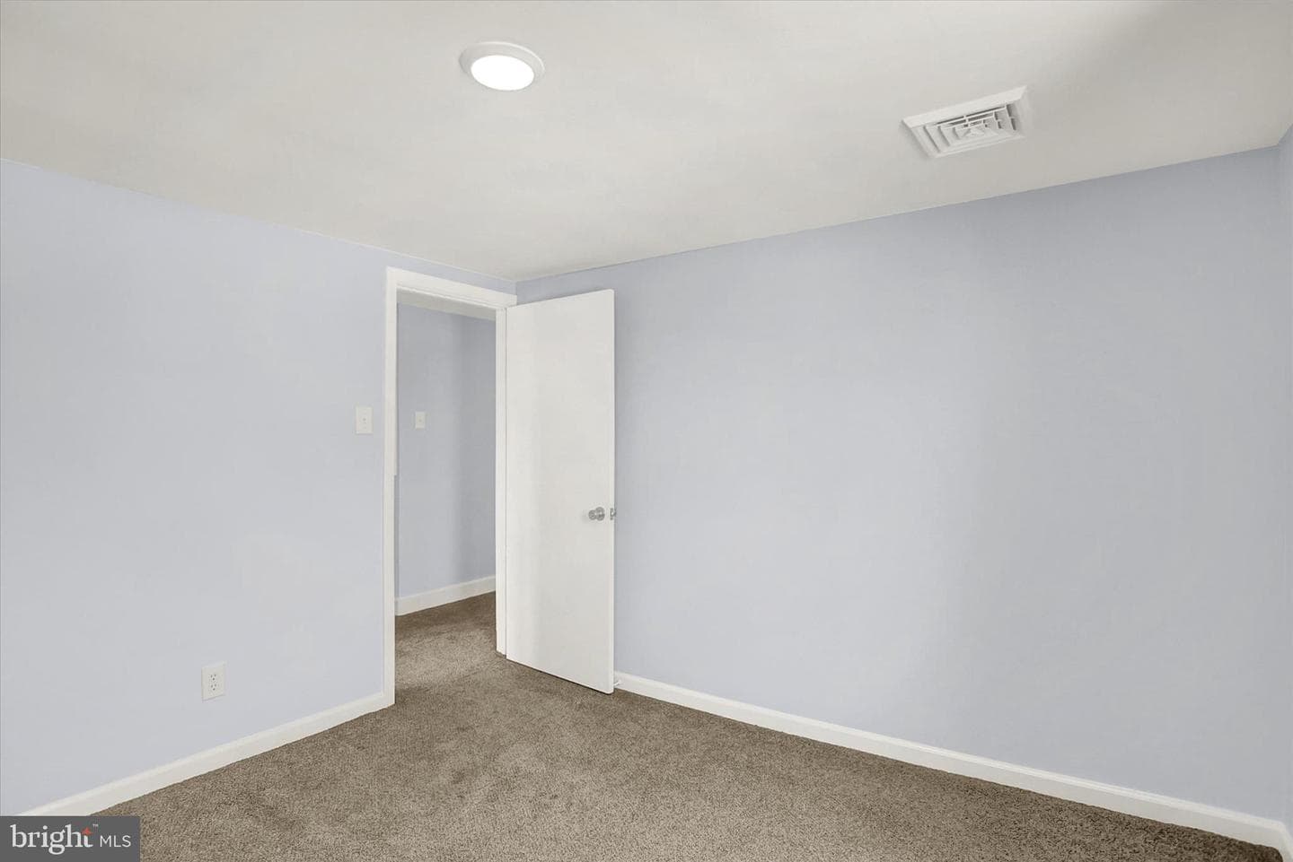126 Locust Street photo 21