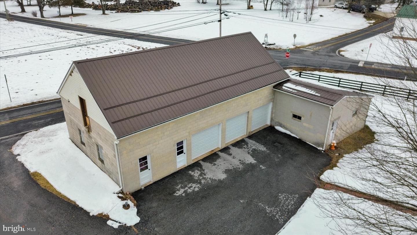 303 Gates Road photo 13