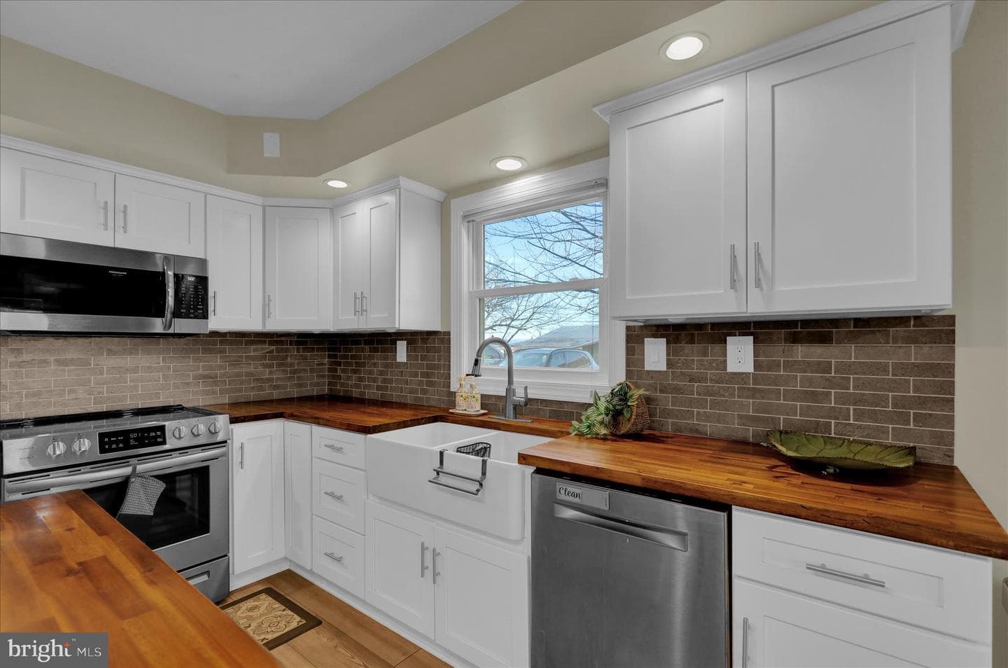 303 Gates Road photo 29