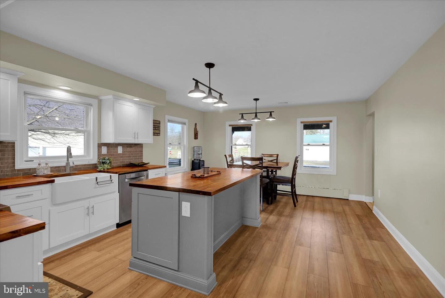 303 Gates Road photo 35