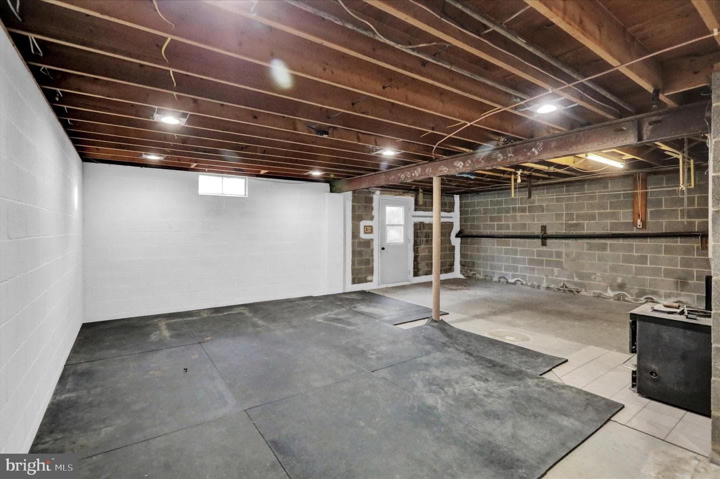 303 Gates Road photo 46