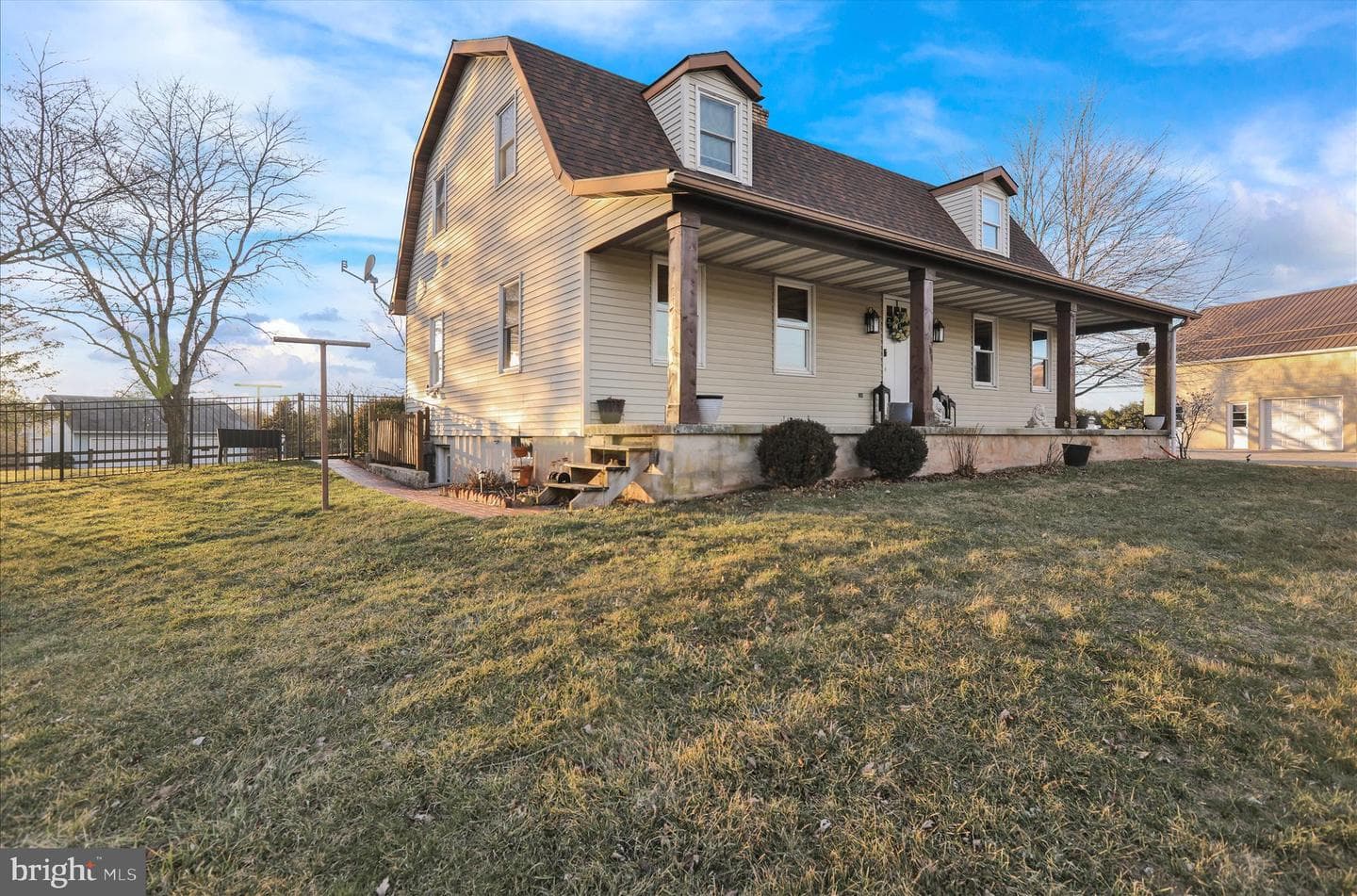 303 Gates Road photo 5