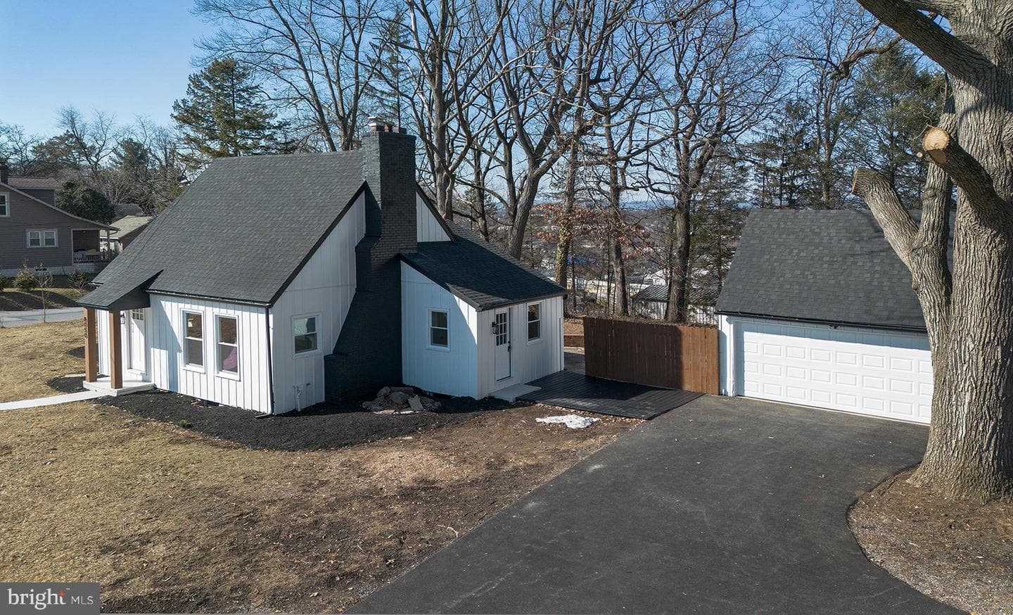8050 Chambers Hill Road photo 3
