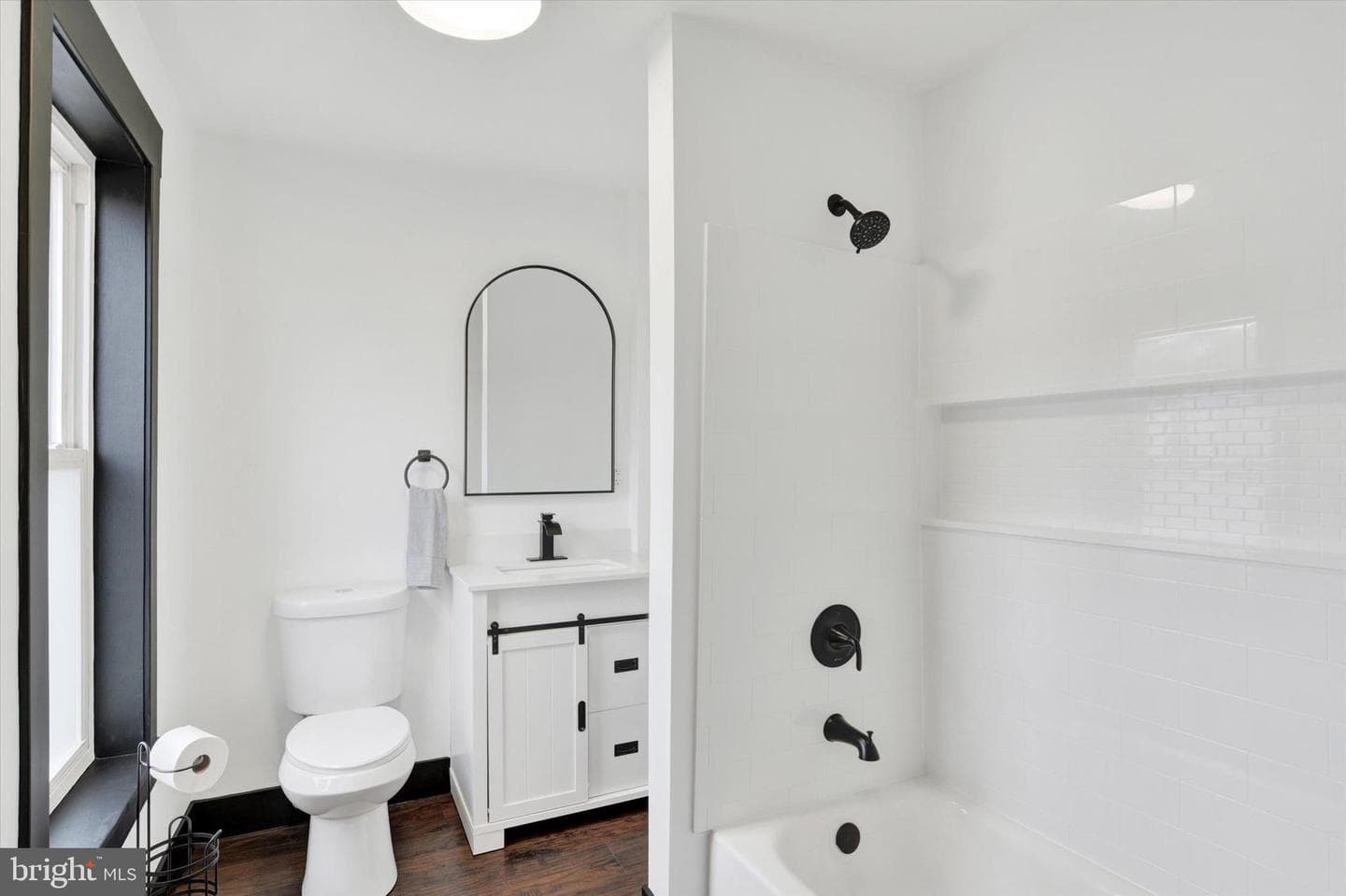 1425 William Street photo 11