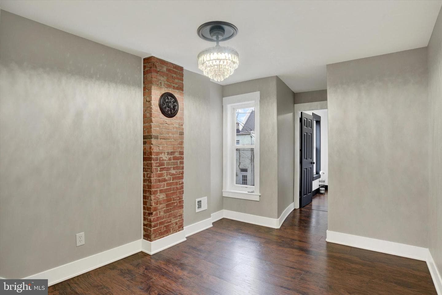 1425 William Street photo 16