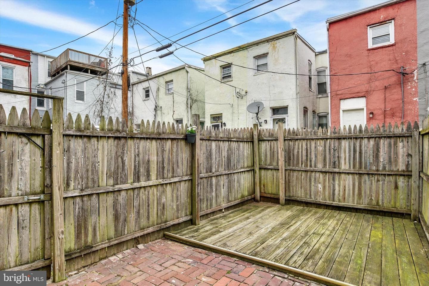1425 William Street photo 32