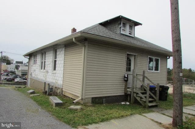2725 Herr Street photo 3