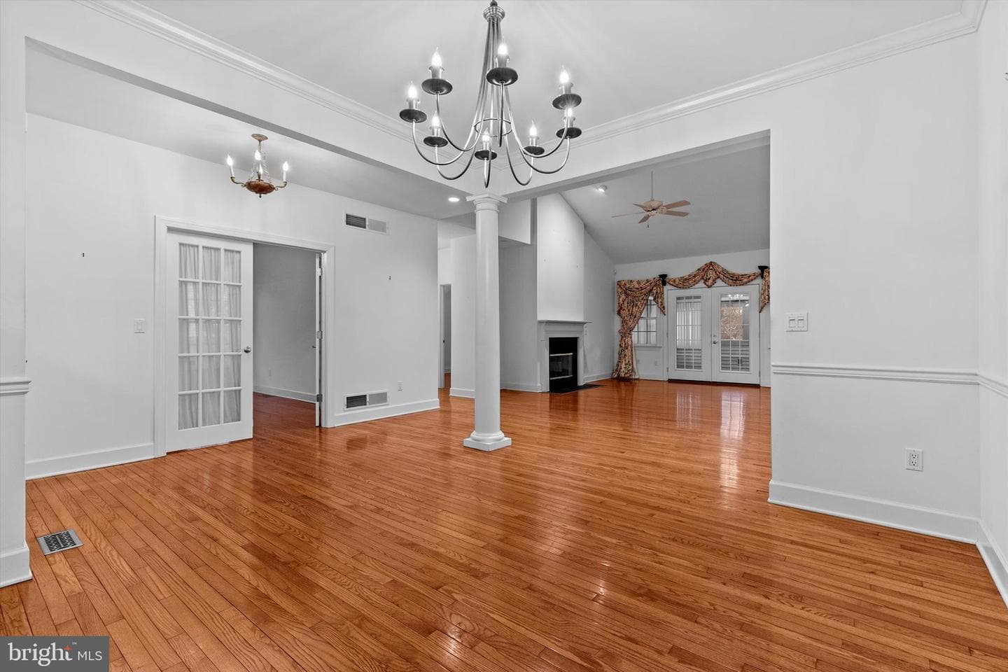 2111 Carey Way photo 11
