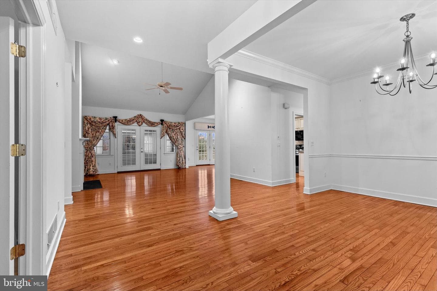 2111 Carey Way photo 6