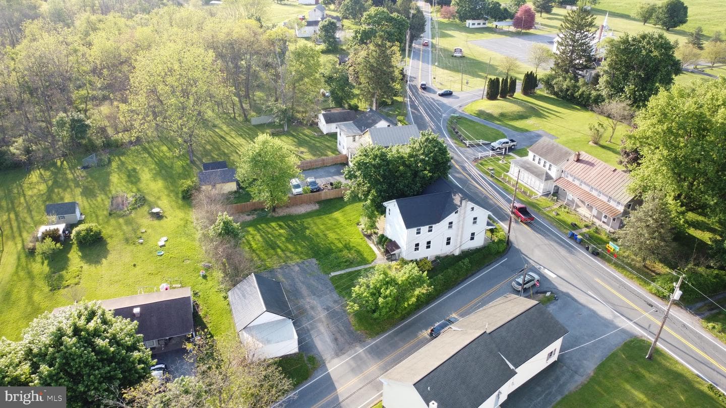 204 N Hoernerstown Road photo 39