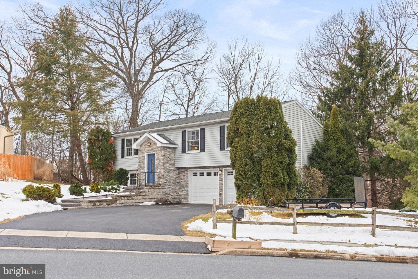 122 Wayne Drive photo 3