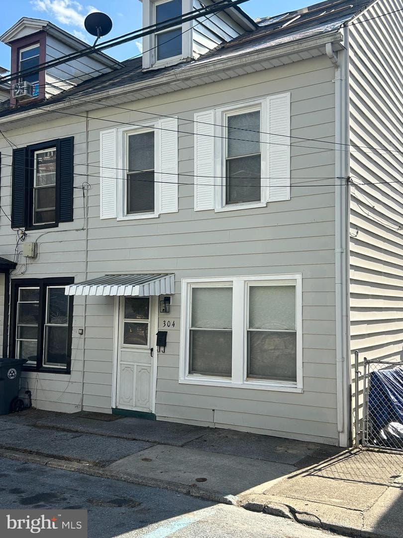 304 North Second Street photo 2