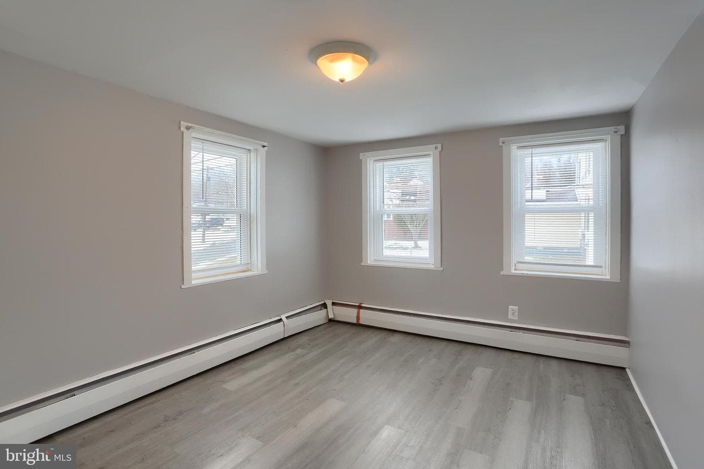 638 W Market Street photo 28