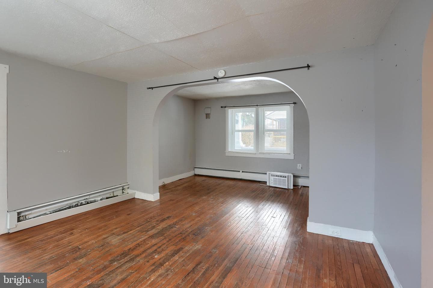 638 W Market Street photo 9
