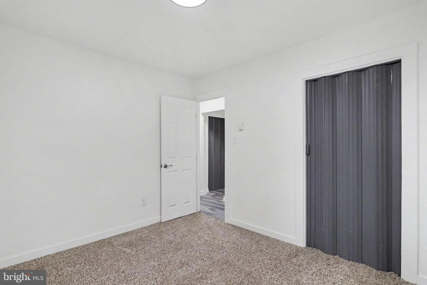 47 E High Street photo 7