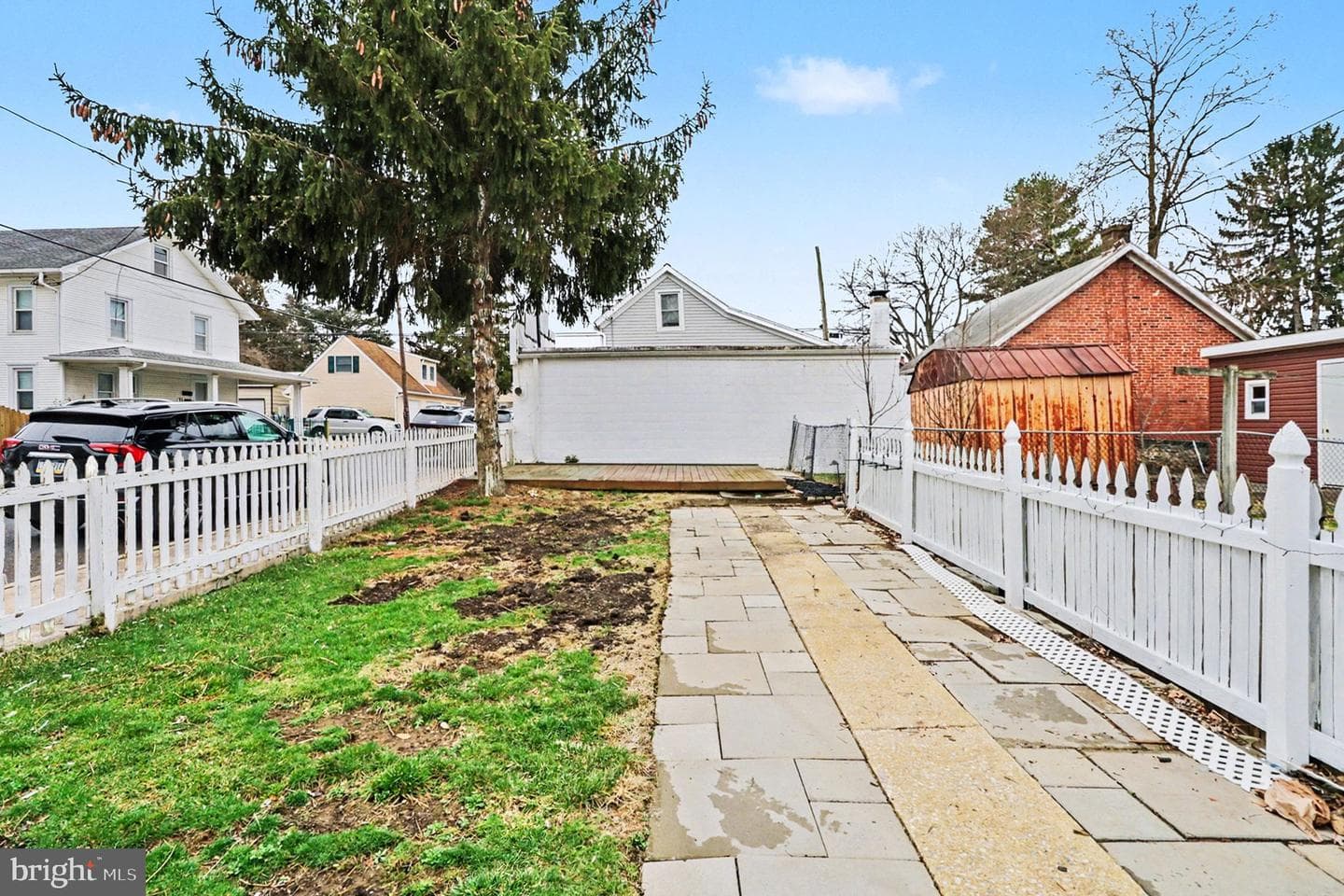 301 W 2nd Street photo 21
