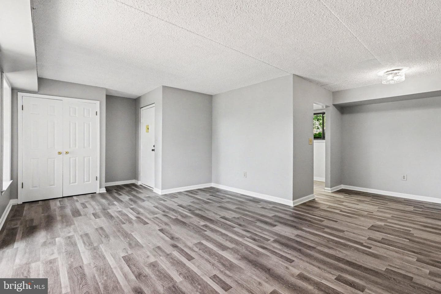1210 E Hampton Hill Court photo 10