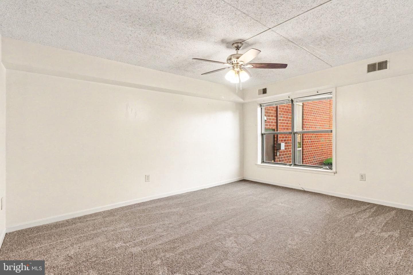 1210 E Hampton Hill Court photo 12