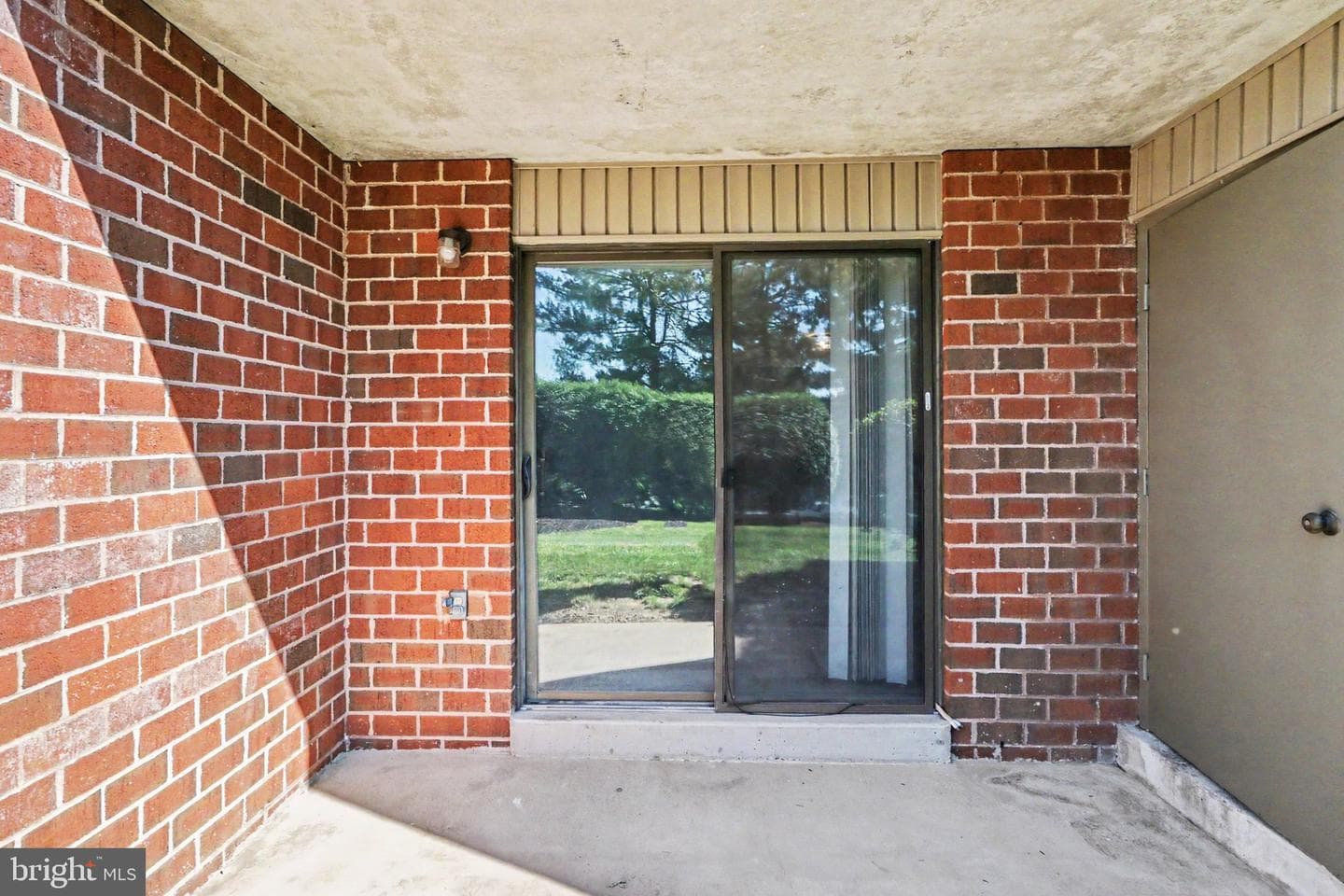 1210 E Hampton Hill Court photo 23
