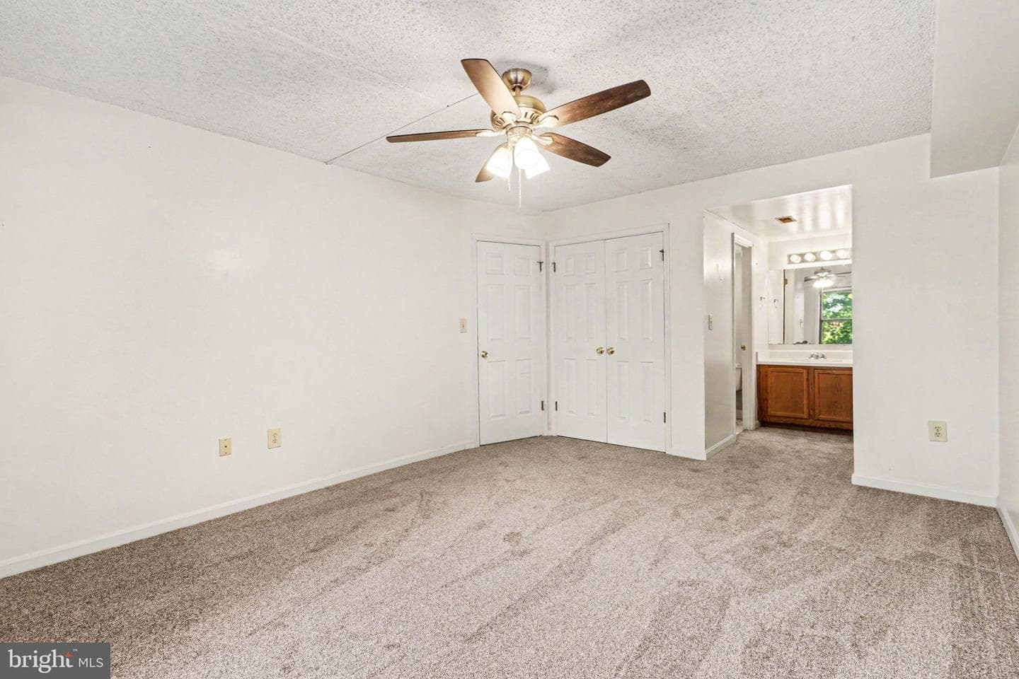 1210 E Hampton Hill Court photo 3