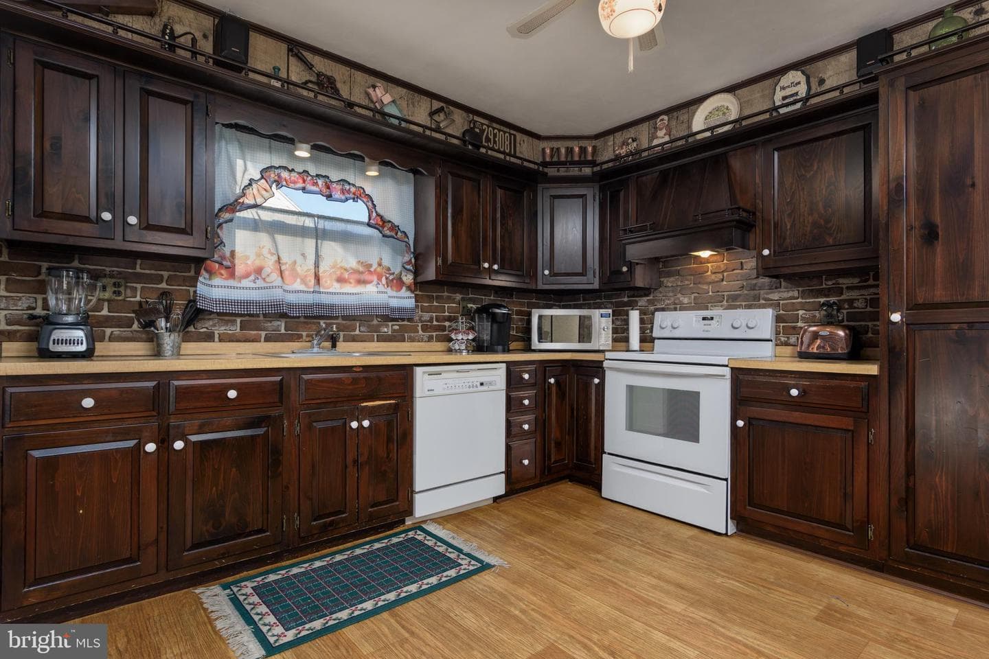 6108 Blue Grass Avenue photo 8