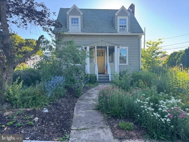 916 N Spring Street photo 2