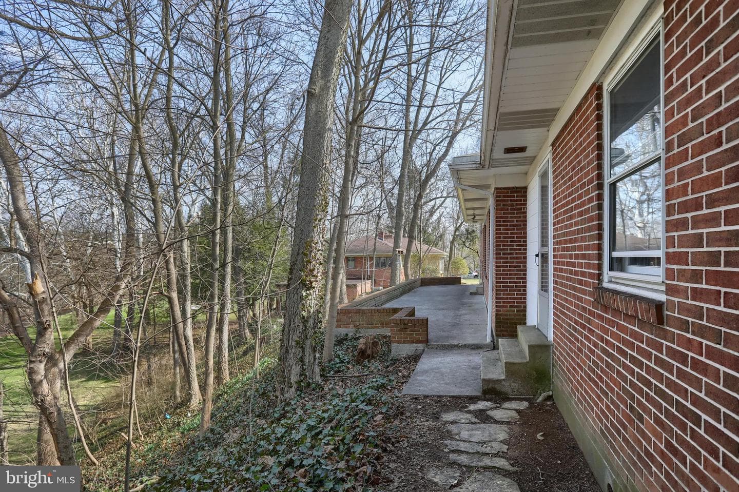 359 E Granada Avenue photo 37