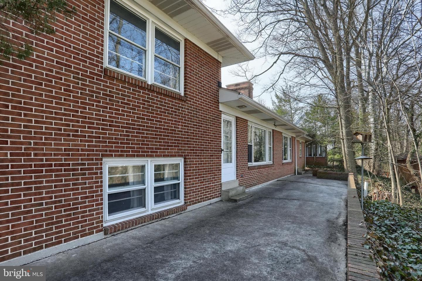 359 E Granada Avenue photo 40