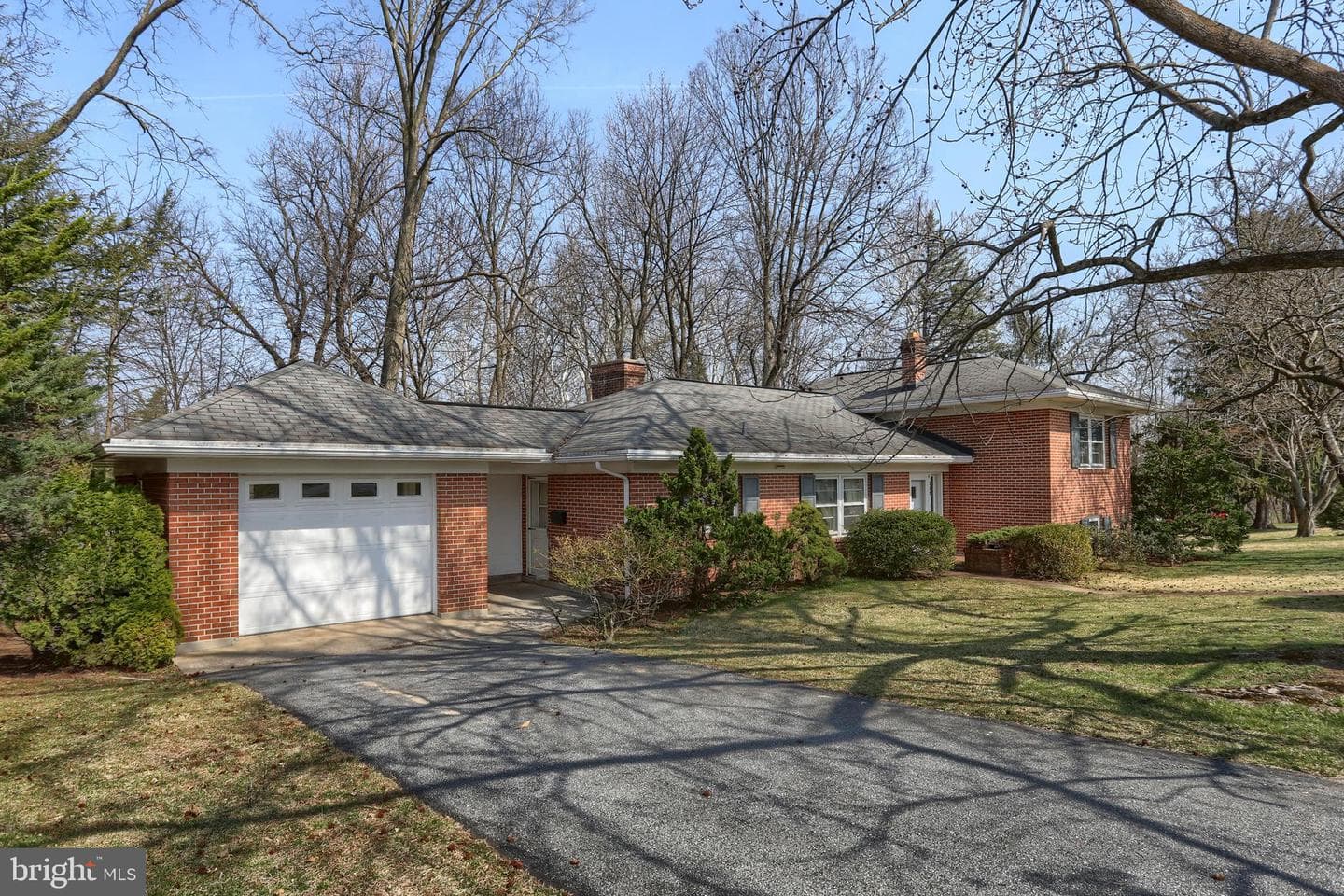 359 E Granada Avenue photo 8