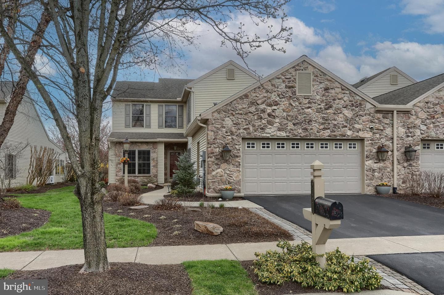 2421 Zell Court