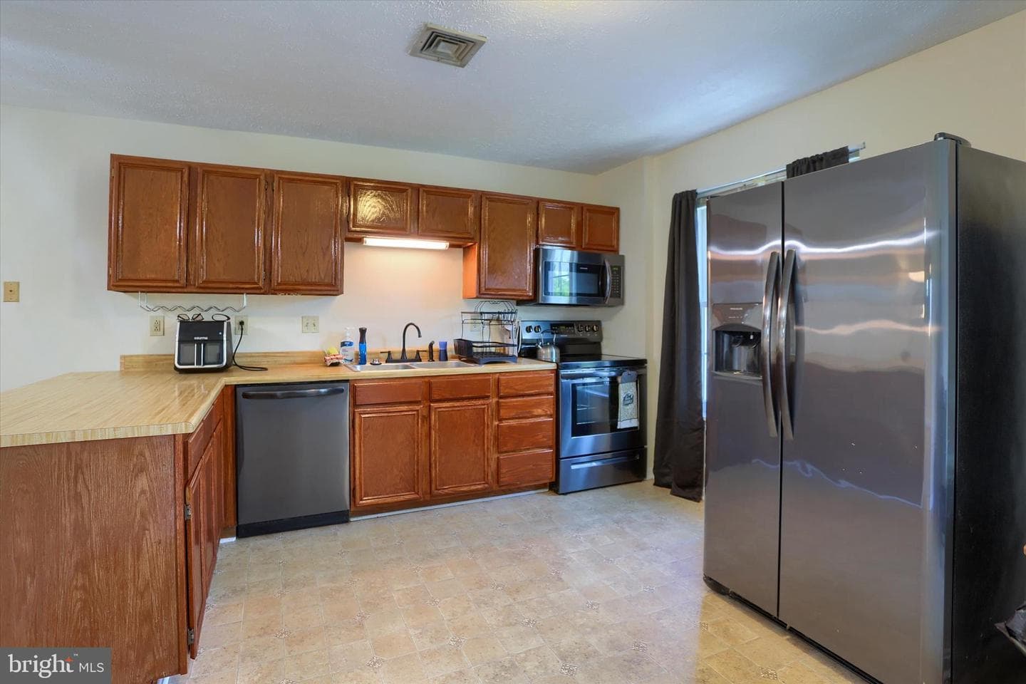 310 Lincoln Avenue photo 9