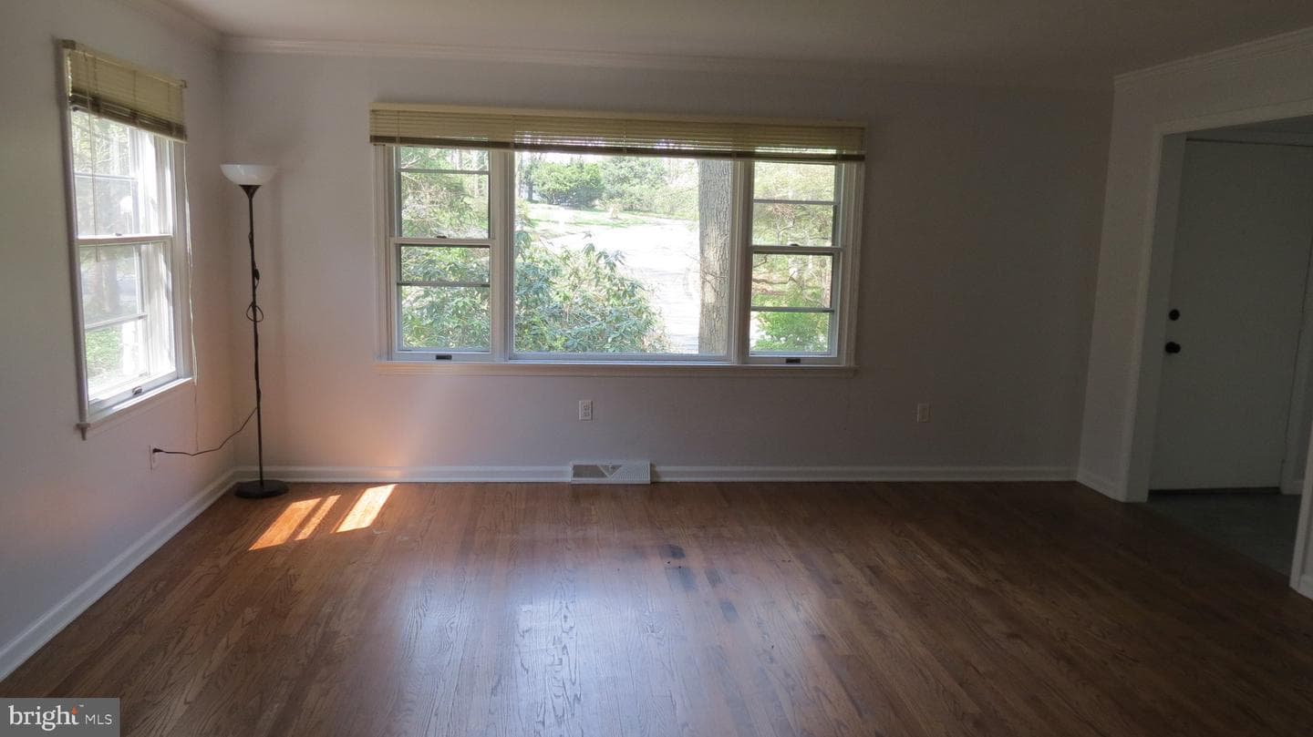 436 Laurel Drive photo 4