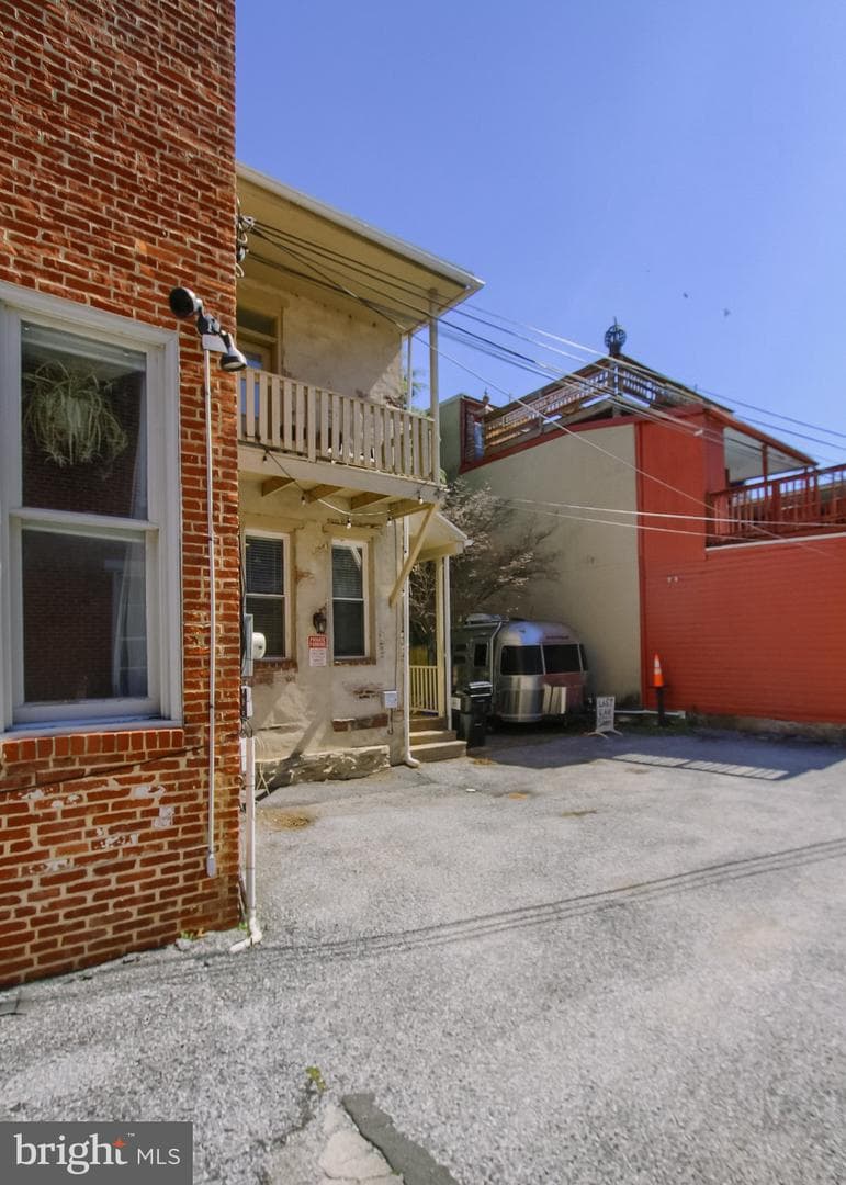 1730 Green Street photo 8
